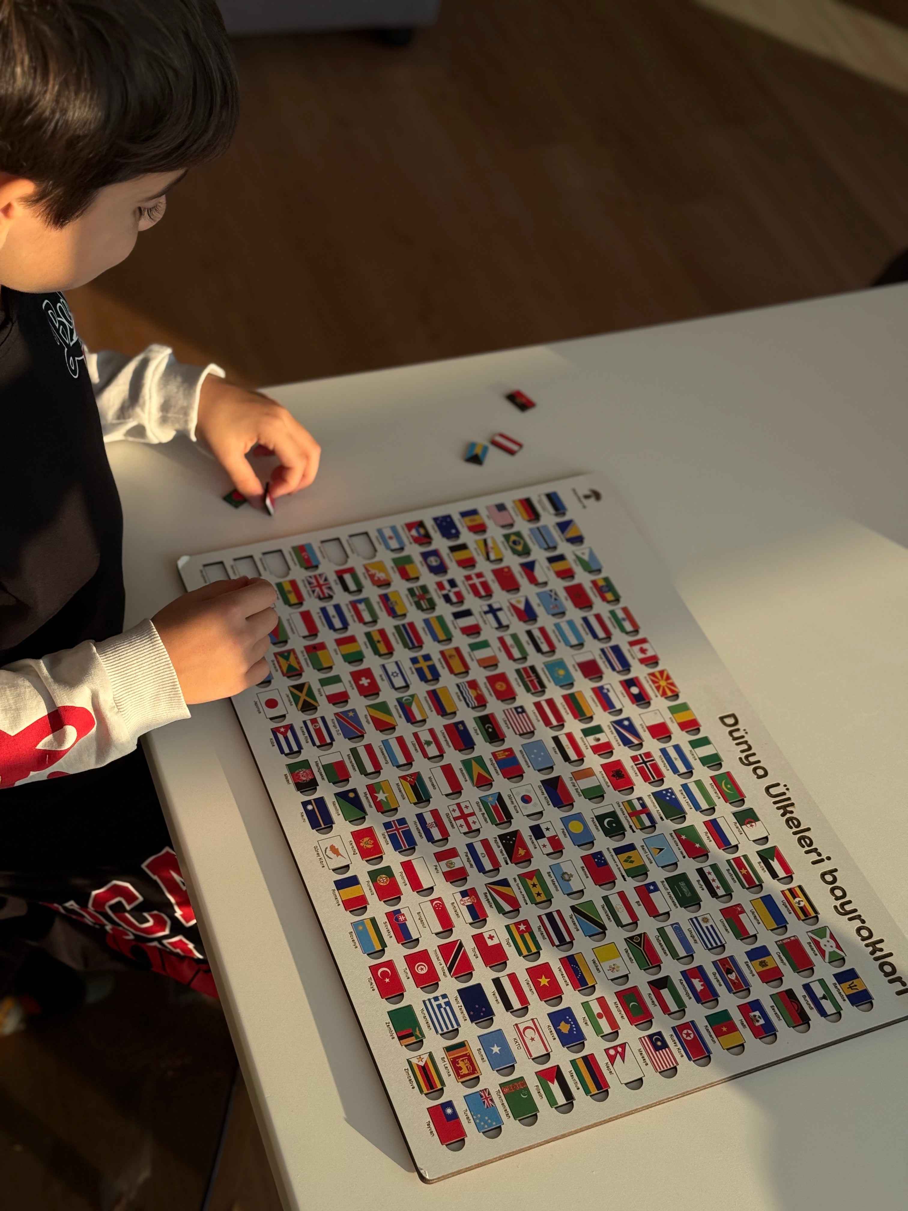 Ülke Bayrakları Puzzle - Türkçe